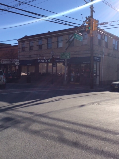 1 S Passaic Ave, Unit B in Chatham Township, NJ - Foto de edificio - Building Photo