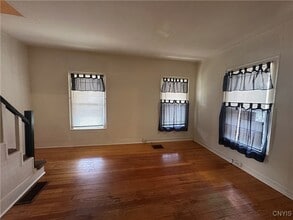 106 Brow St in Liverpool, NY - Building Photo - Building Photo