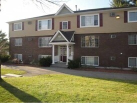 3861 Brown Ave in Manchester, NH - Building Photo