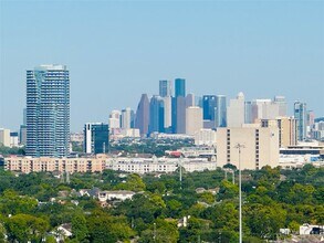 3505 Sage Rd in Houston, TX - Building Photo - Building Photo
