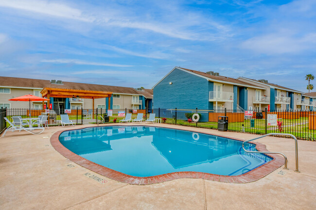 South Shore Coastal Living in Corpus Christi, TX - Foto de edificio - Building Photo