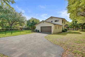 9901 SW 79th Ave in Kendall, FL - Building Photo - Building Photo