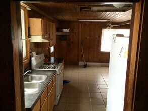 401 E Ryan Rd in Oak Creek, WI - Foto de edificio - Building Photo