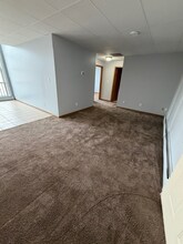 205 Plum St, Unit 2 in Red Wing, MN - Foto de edificio - Building Photo