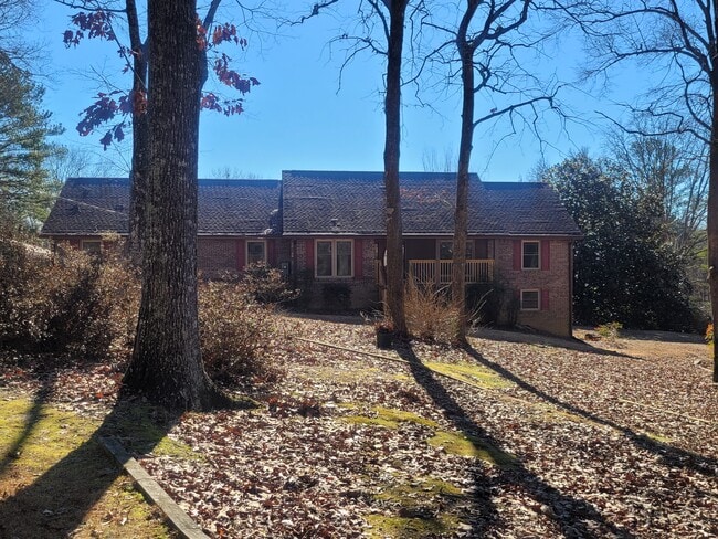 property at 3943 Braselton Hwy