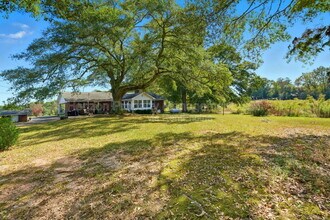 8730 Jot Em Down Rd in Gainesville, GA - Building Photo - Building Photo