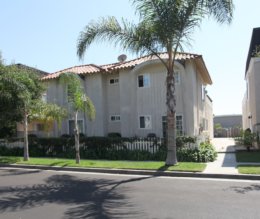 212 Oswego Ave in Huntington Beach, CA - Building Photo