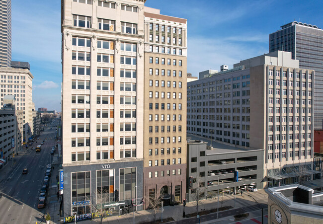 110 Condos in Indianapolis, IN - Foto de edificio - Building Photo