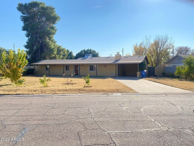 property at 4341 E Vernon Ave