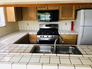 310 Commodore Dr in Richmond, CA - Building Photo - Building Photo