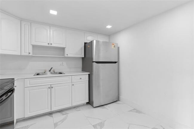 4164 Inverrary Dr in Lauderhill, FL - Building Photo - Building Photo
