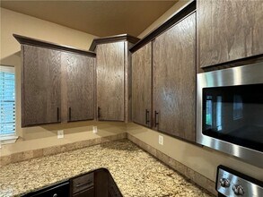 1275 N Sicily Ln in Fayetteville, AR - Foto de edificio - Building Photo