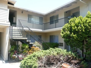 659-665 College Ave in Palo Alto, CA - Foto de edificio - Building Photo