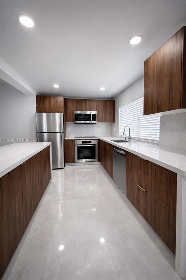 property at 916 NE 2nd St