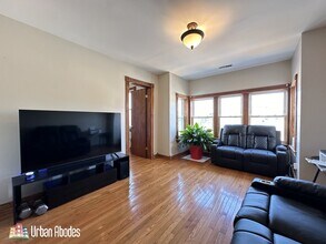 3532 N Elston Ave, Unit A00C in Chicago, IL - Building Photo - Building Photo