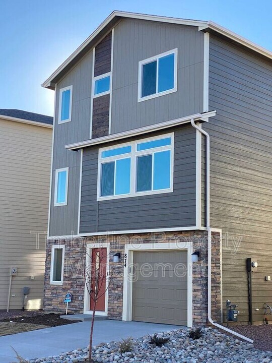 874 Grissom Dr. in Colorado Springs, CO - Building Photo