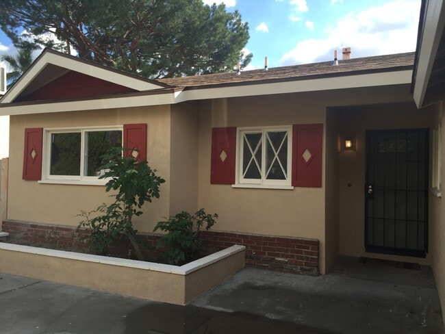 property at 848 E Yale St