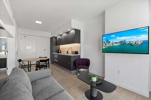 227 NE 2nd St in Miami, FL - Building Photo