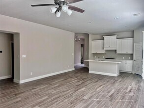 288 Mallorn Ln in Montgomery, TX - Foto de edificio - Building Photo