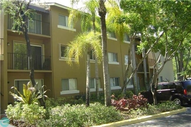 property at 1089 Benoist Farms Rd