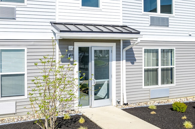 Masons Creek Flats in Mount Laurel, NJ - Building Photo - Building Photo