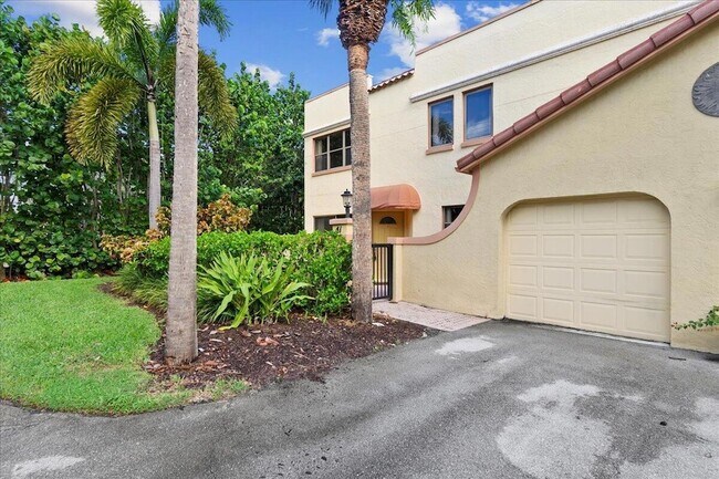 41 Uno Lago Dr in North Palm Beach, FL - Foto de edificio - Building Photo