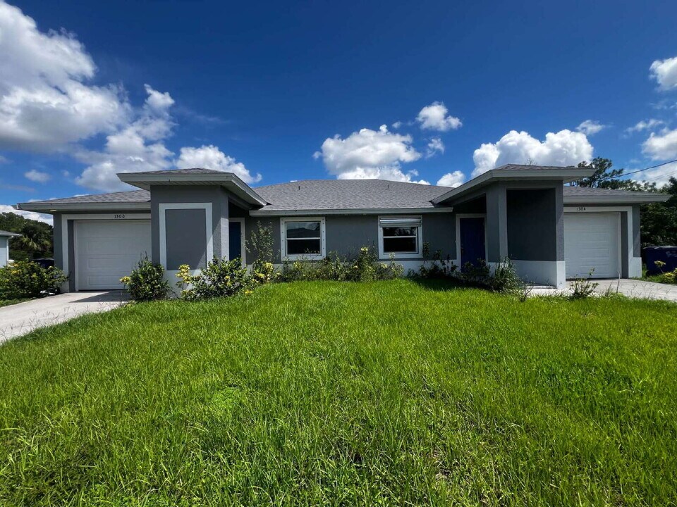 1306 W 12th St in Lehigh Acres, FL - Building Photo