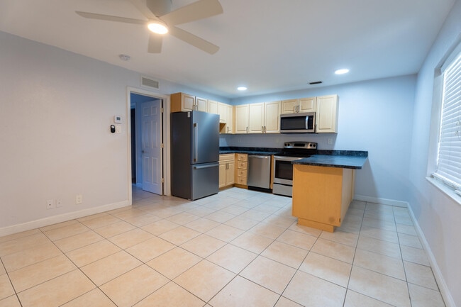 1305 NE 16th Terrace in Fort Lauderdale, FL - Building Photo - Building Photo