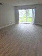 614 NW 13th St-Unit -11 in Boca Raton, FL - Building Photo - Building Photo
