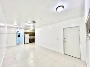 440 E 27th St in Hialeah, FL - Building Photo - Building Photo