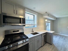 1142 Oak Ave in Evanston, IL - Building Photo - Building Photo