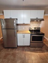 391 Putnam Pike, Unit C in Killingly, CT - Building Photo