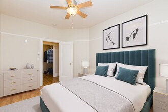 Vue De Lac Apartments in Oakland, CA - Building Photo - Building Photo