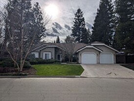 9161 N Woodlawn Dr in Fresno, CA - Building Photo