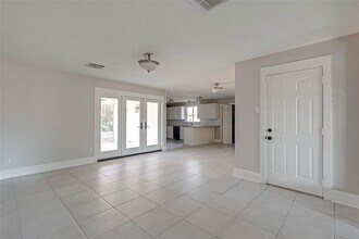 1647 Fawnhope Dr in Houston, TX - Building Photo - Building Photo