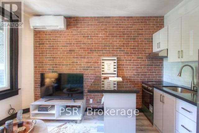 property at 262-262 Sherbourne St
