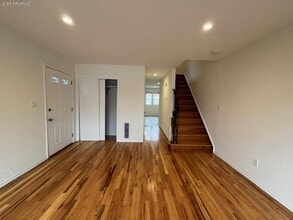 1 Inwood Rd in Port Washington, NY - Building Photo - Building Photo