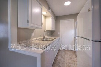 13903 Falkirk Cir in Grandview, MO - Building Photo - Building Photo