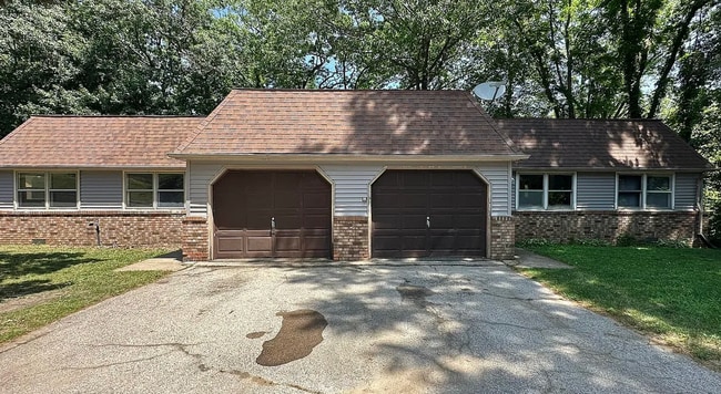 property at 3917 Reinhardt Dr