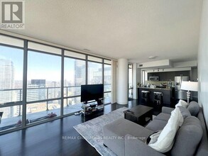 832-4832 Bay St. in Toronto, ON - Building Photo - Building Photo