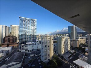 747 Amana St in Honolulu, HI - Foto de edificio - Building Photo