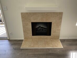 2416 Manhattan Ave, Unit 2 in Manhattan Beach, CA - Building Photo - Building Photo