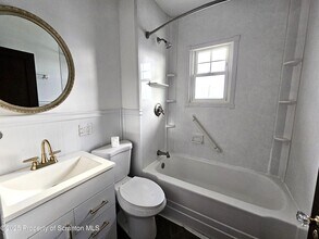 852 N Rebecca Ave in Scranton, PA - Building Photo - Building Photo