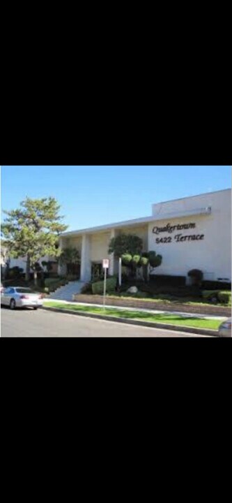 5422 Quakertown Ave in Los Angeles, CA - Building Photo