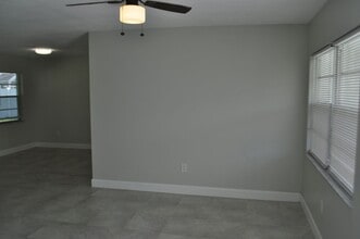 17 Felter Ln in Palm Coast, FL - Building Photo - Building Photo