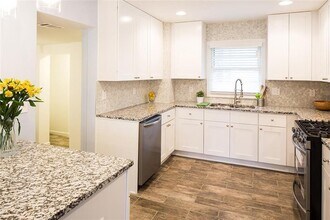 1855 Long Dr in Decatur, GA - Building Photo - Building Photo
