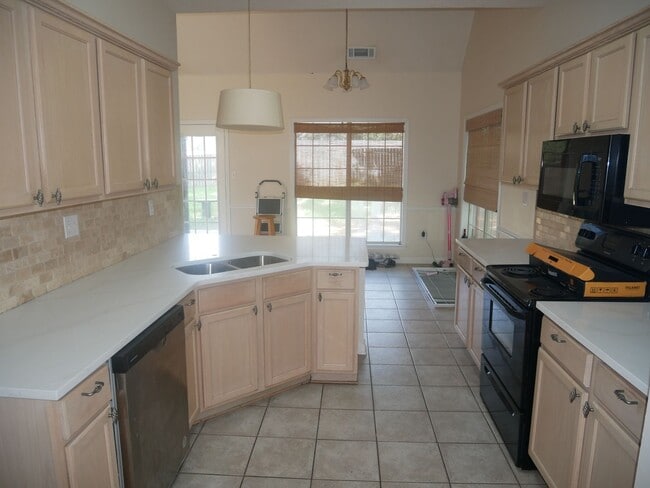 5857 Michaelson Dr in Olive Branch, MS - Building Photo - Building Photo