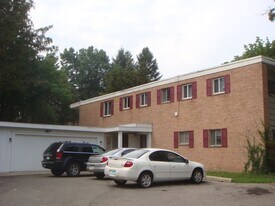 1100 W Campus Dr, Unit #1 in Mt. Pleasant, MI - Building Photo