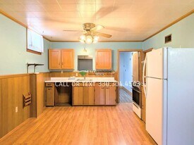 139 Canal St W in Navarre, OH - Building Photo