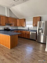 566 Black Rock Tpke in Fairfield, CT - Building Photo - Building Photo